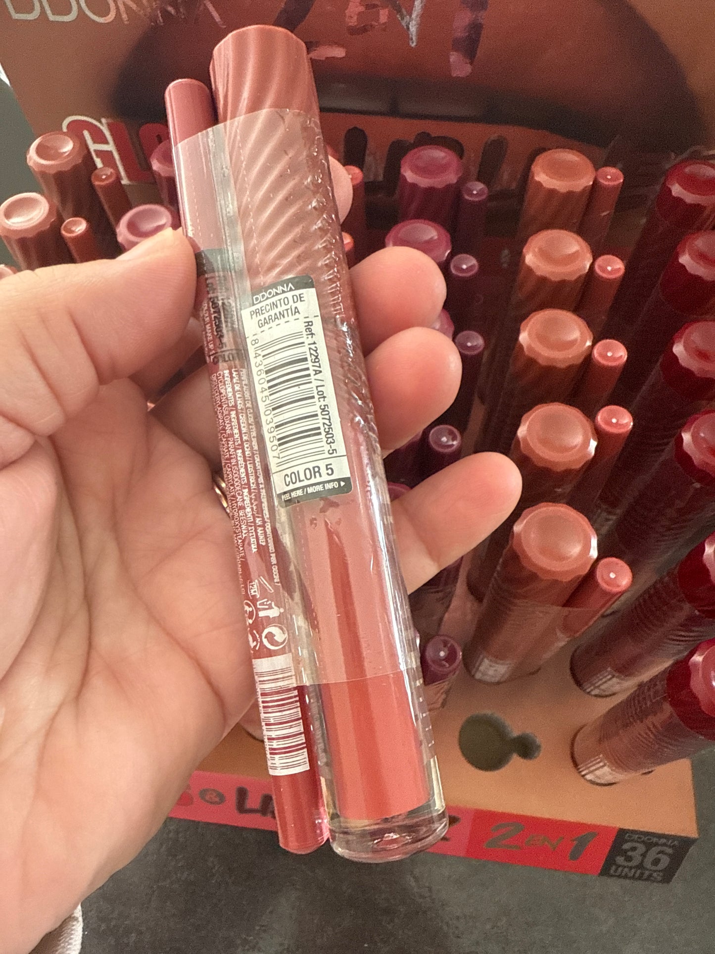 Rouge à lèvres Mat  & LIPLINER 2 EN 1 - DDONNA