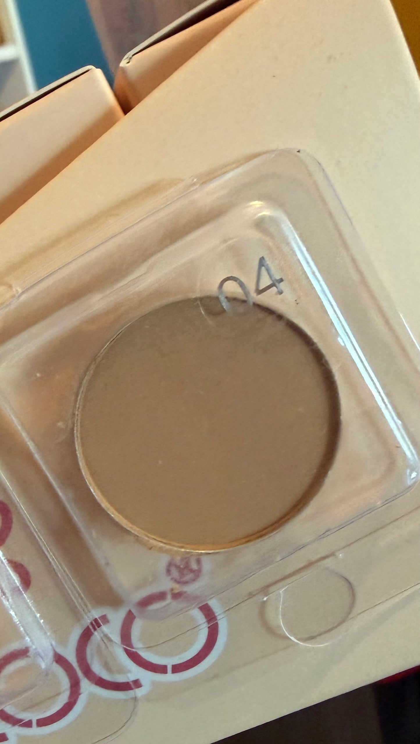 Magic Spark Silky Powder Cake – Poudre Compacte Lissante & Matifiante  - Kevin & Coco en pre