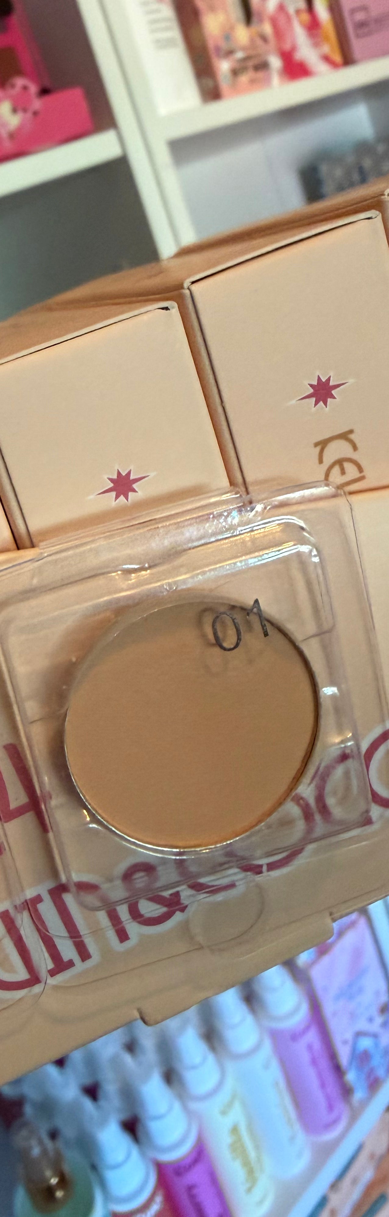Magic Spark Silky Powder Cake – Poudre Compacte Lissante & Matifiante  - Kevin & Coco en pre