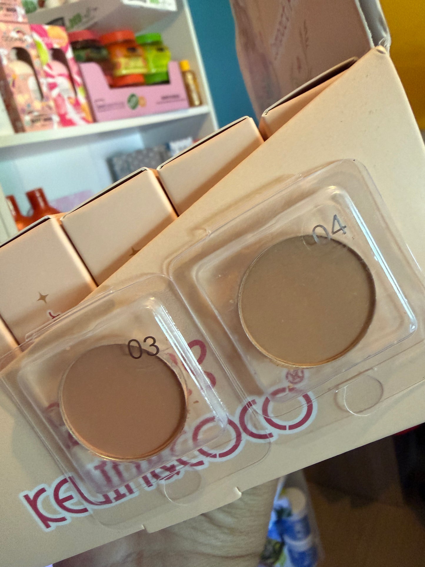 Magic Spark Silky Powder Cake – Poudre Compacte Lissante & Matifiante  - Kevin & Coco en pre